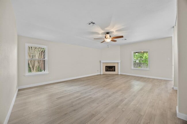 Building Photo - 1617 Abbey Ln
