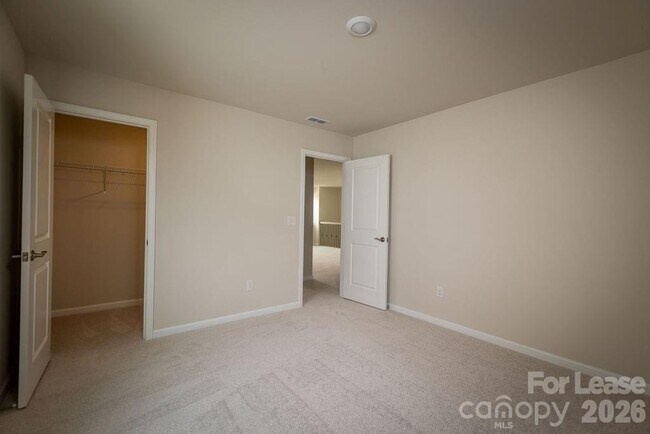 Building Photo - 1709 Heron Ct