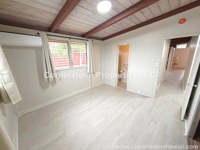 Building Photo - 1558 Hoonipo St