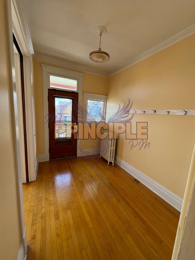 Building Photo - 805-807 W Galena St