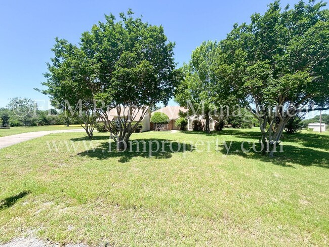 Building Photo - 103 Oak Creek Ct