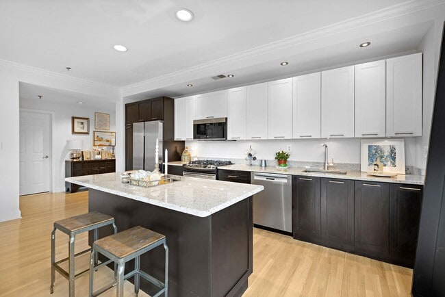 Building Photo - 99 PARK Ave