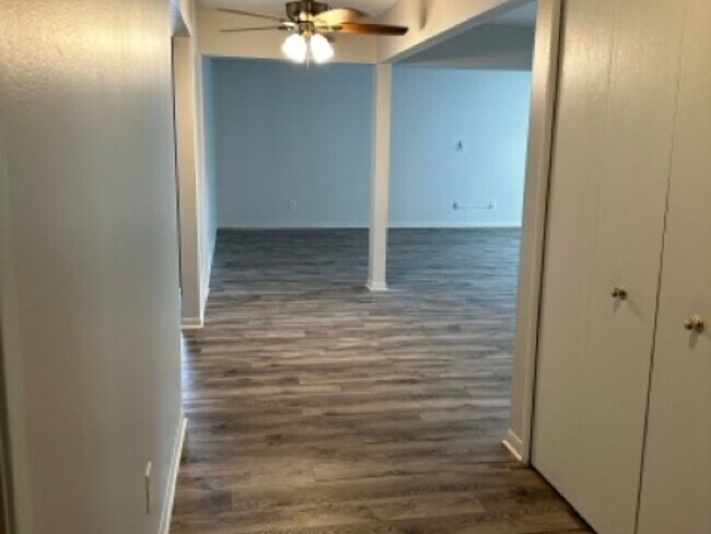 Building Photo - 3 Bedroom Condo in Southfield