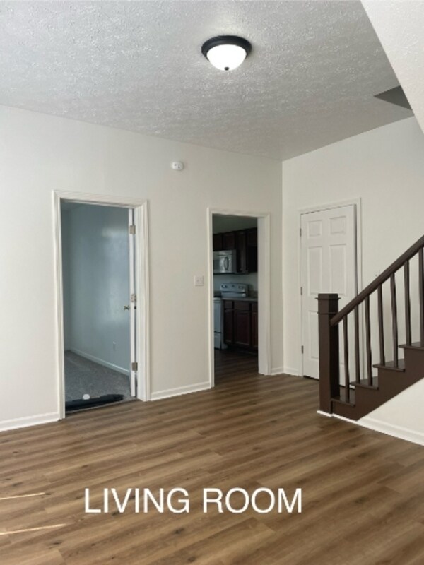 Building Photo - 219 E 13th St