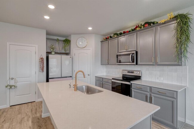 Building Photo - 19425 Forman Dr