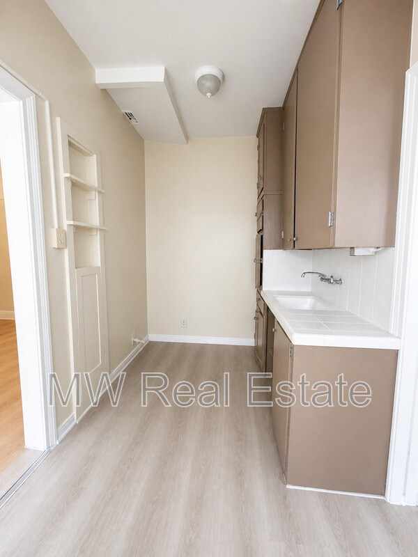 Building Photo - 4017 W 28th St