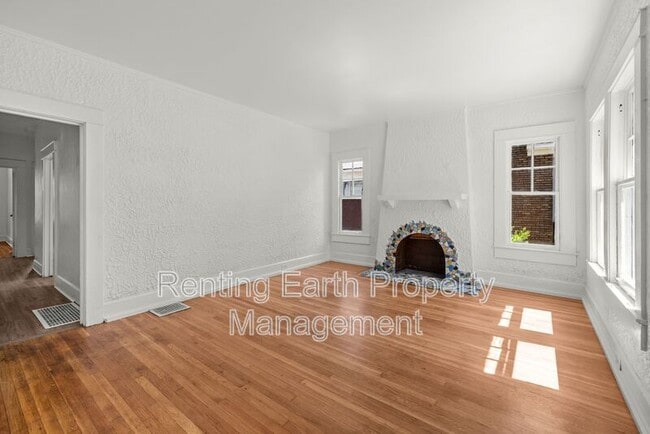 Building Photo - 1526 42nd St Ensley