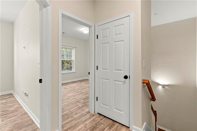 Building Photo - 119 Wetherbrooke Ln SE