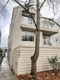 Building Photo - Stunning 2 Bedroom Townhouse Just Steps to...