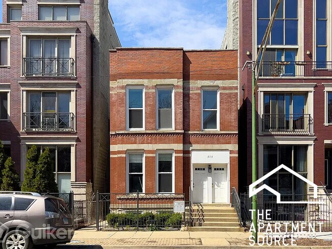 Building Photo - 858 N Paulina St