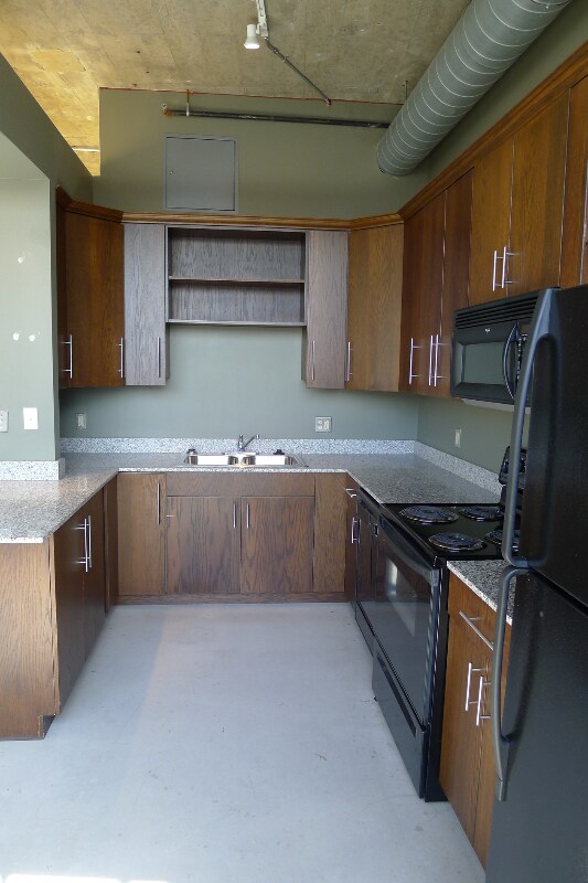 Building Photo - 41 Burroughs St