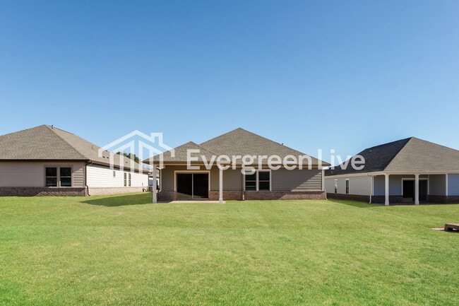 Building Photo - 14729 Mountain Strm Dr