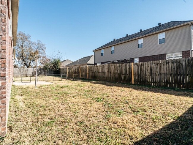 Building Photo - 3007 SW Amberwood Ave