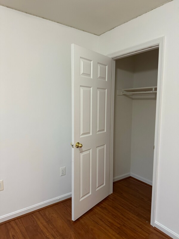 Building Photo - 644 Springhouse Square SE