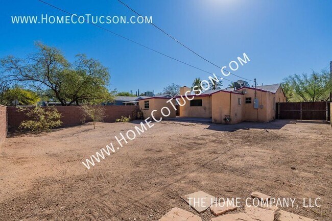 Building Photo - 3949 E 2nd St