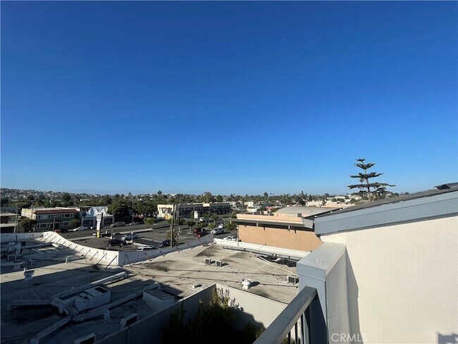 Building Photo - 610 Dawson Ave