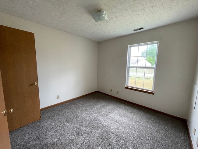 Building Photo - UPDATED 3 BR HOME IN PRIME WEST LAFAYETTE ...