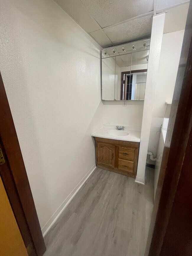 Building Photo - (1614 8th Ave)