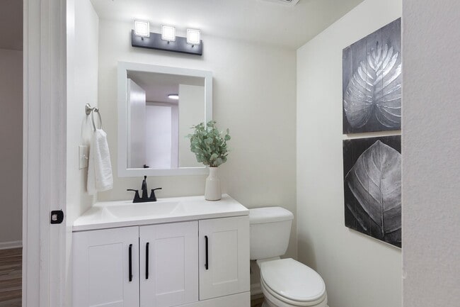 Building Photo - 3bd/3ba Home w/ Fully Fenced Backyard and Deck!