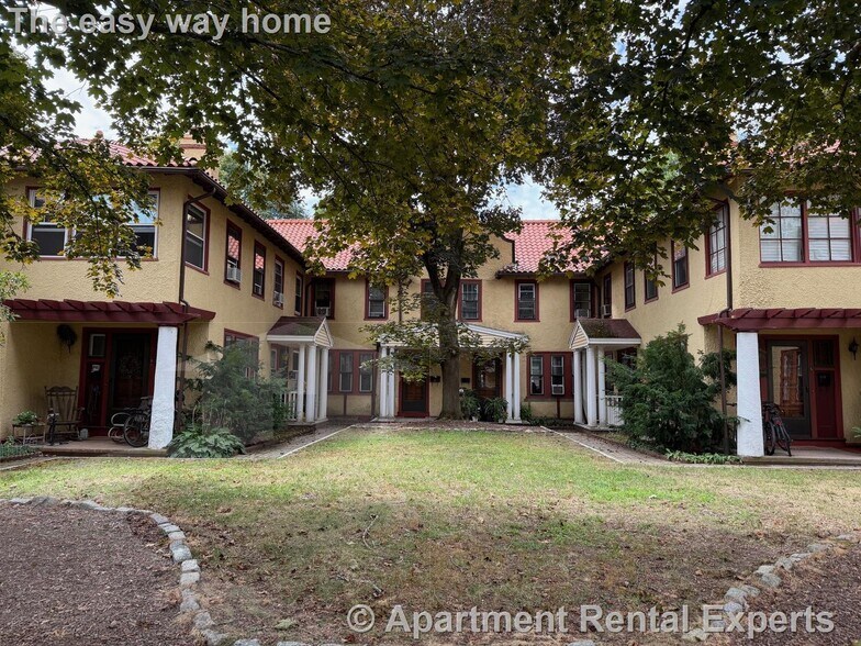 Building Photo - 3 A Lakeview St