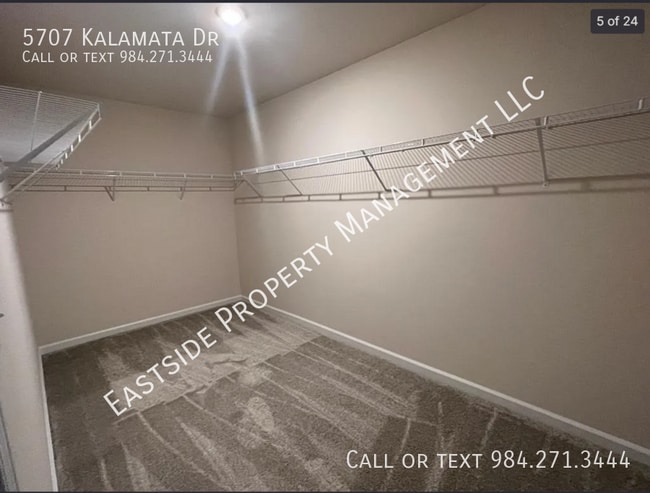 Building Photo - 5707 Kalamata Dr