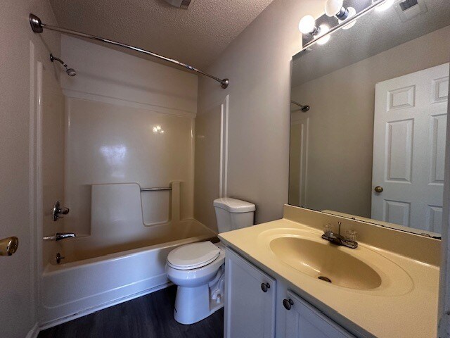 Building Photo - 2909 Spring Garden St