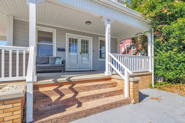 Building Photo - 12 East Ave