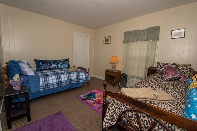 Building Photo - 2 bedroom apartment!