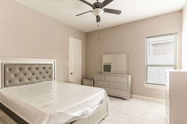 Building Photo - 20315 Knights Branch Dr