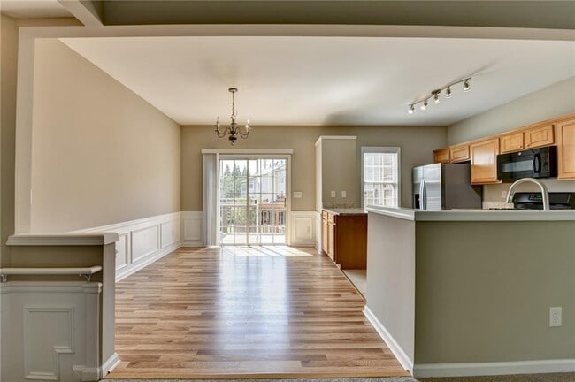 Building Photo - 4020 Edgecomb Dr