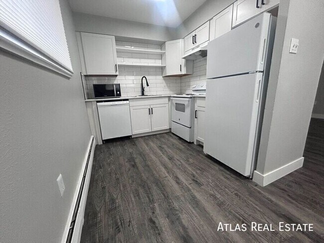 Building Photo - 551 S Fairfax St