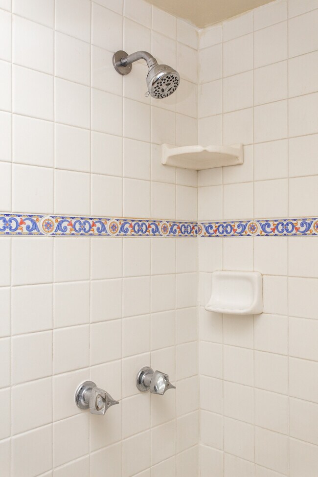 Building Photo - OLD TOWN NORTH VALLEY 2/BD 2/BA 1/CG