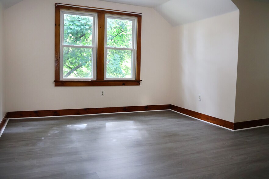 Building Photo - 104 Eyer Rd