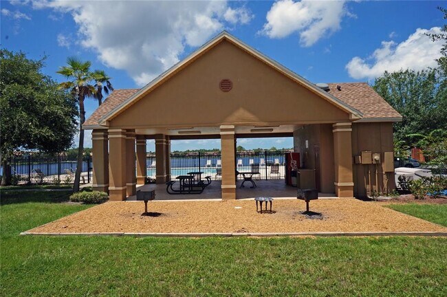 Building Photo - 9850 Lake Chase Island Way