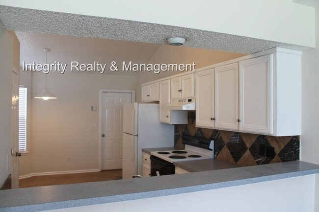 Building Photo - 3 bed/2.5 bath in Lake Asbury