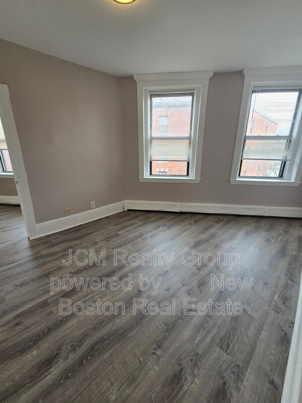 Building Photo - 124 Central Ave