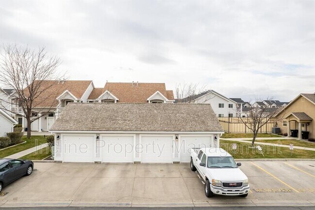 Building Photo - 2485 450 S