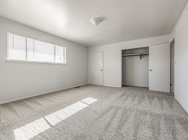 Building Photo - Updated in NE OKC for rent! Minutes to Bro...