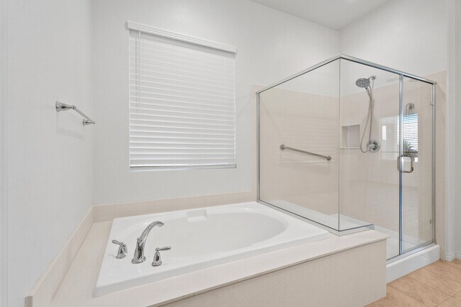 Building Photo - 43720 Vacanza Ct