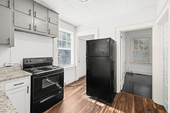 Building Photo - 4948 Farrell Ave