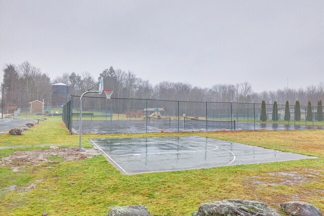 Building Photo - 91 Bruin Rd