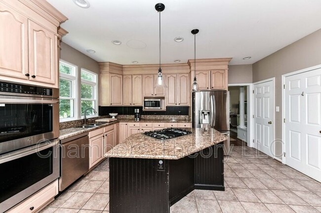 Building Photo - 641 Meade Dr SW