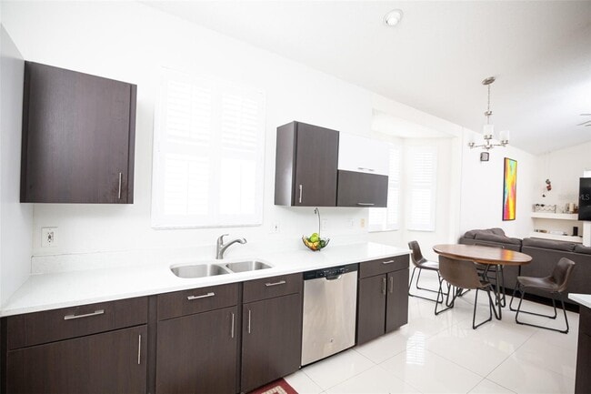 Building Photo - 4737 Chalfont Dr