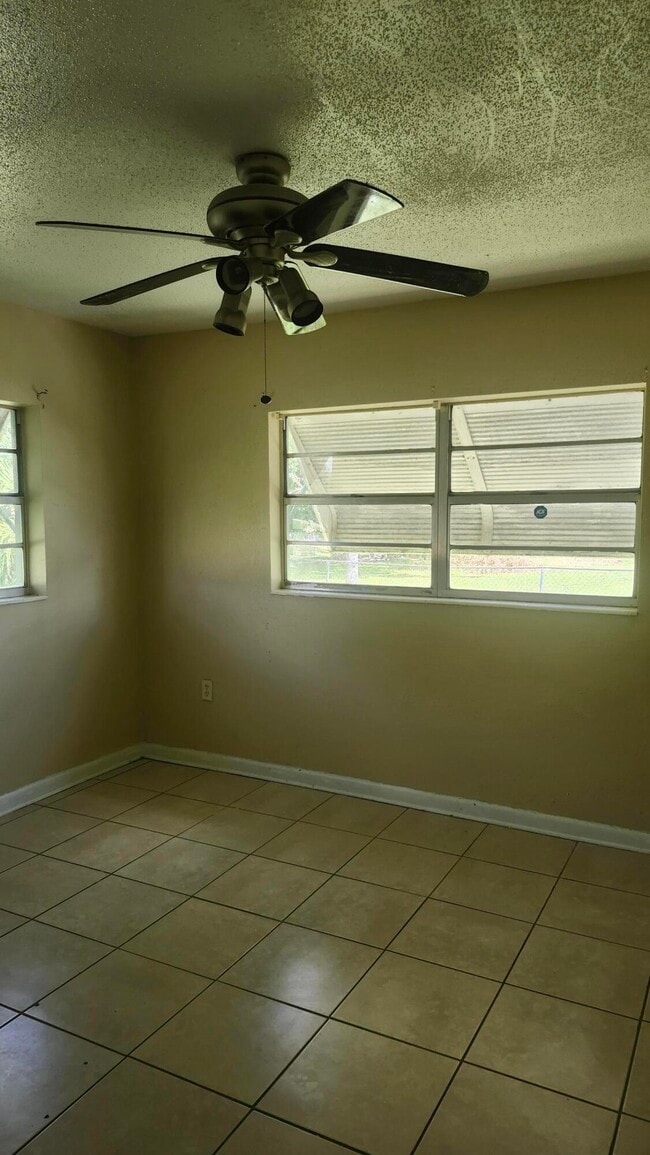 Building Photo - 3751 NW 36th St