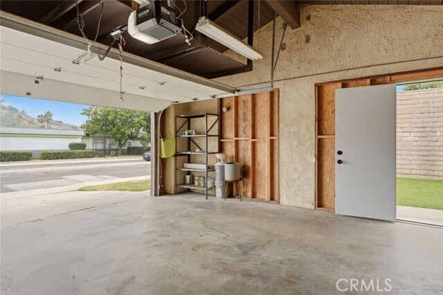 Building Photo - 725 Palomares Ave