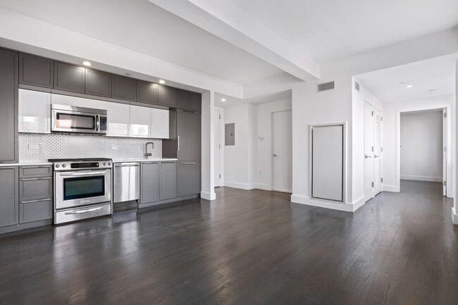 Primary Photo - 432 W 52nd St