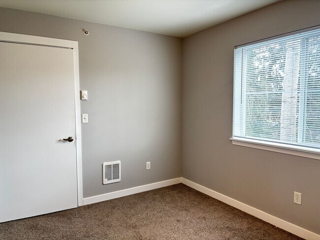Building Photo - Welcome to Belleau Woods!
