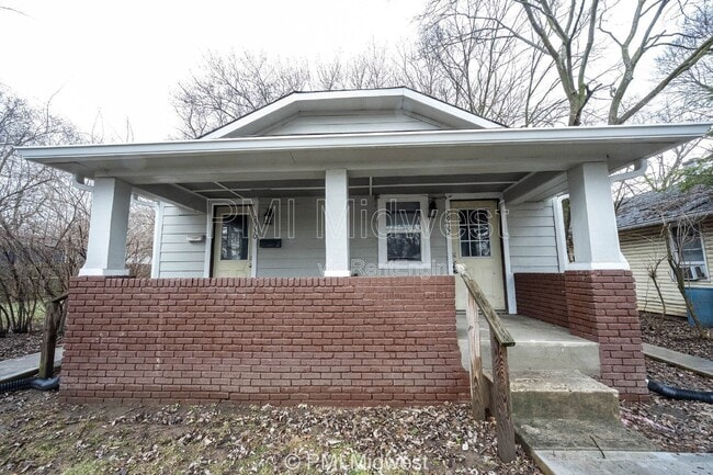 Building Photo - 2930 N Dearborn St