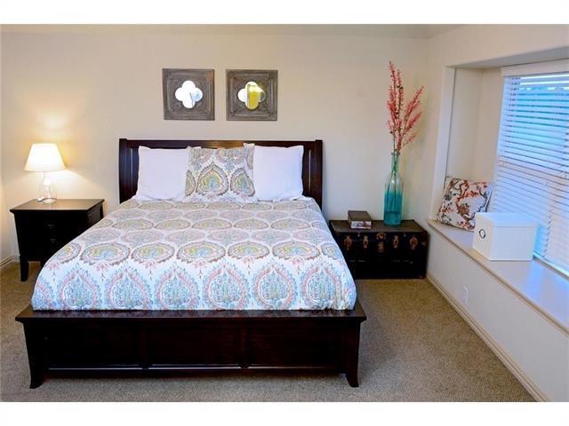 Building Photo - 867 Llano Dr