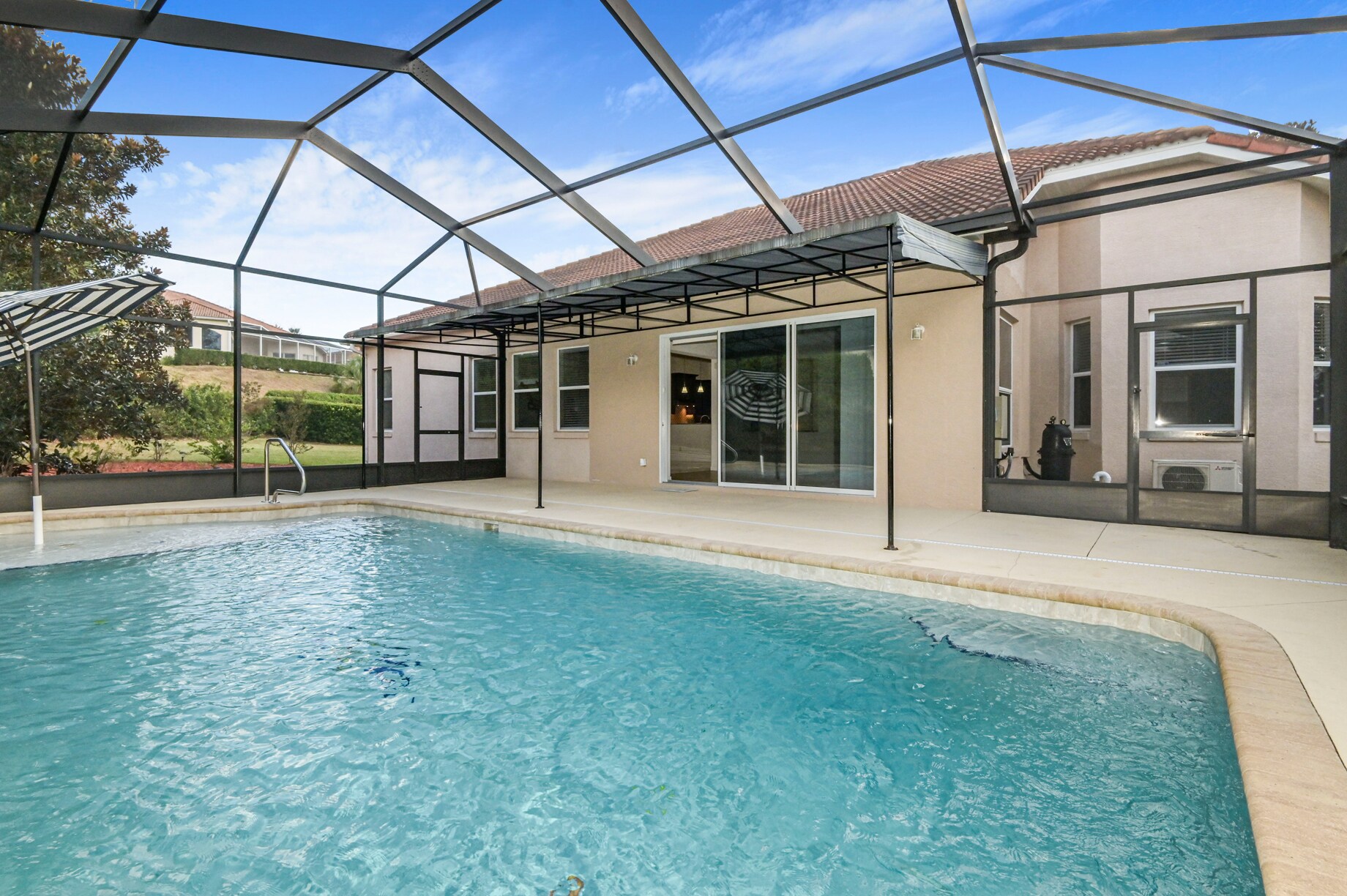Pool Area & Patio - 1896 N Ravenwood Pt